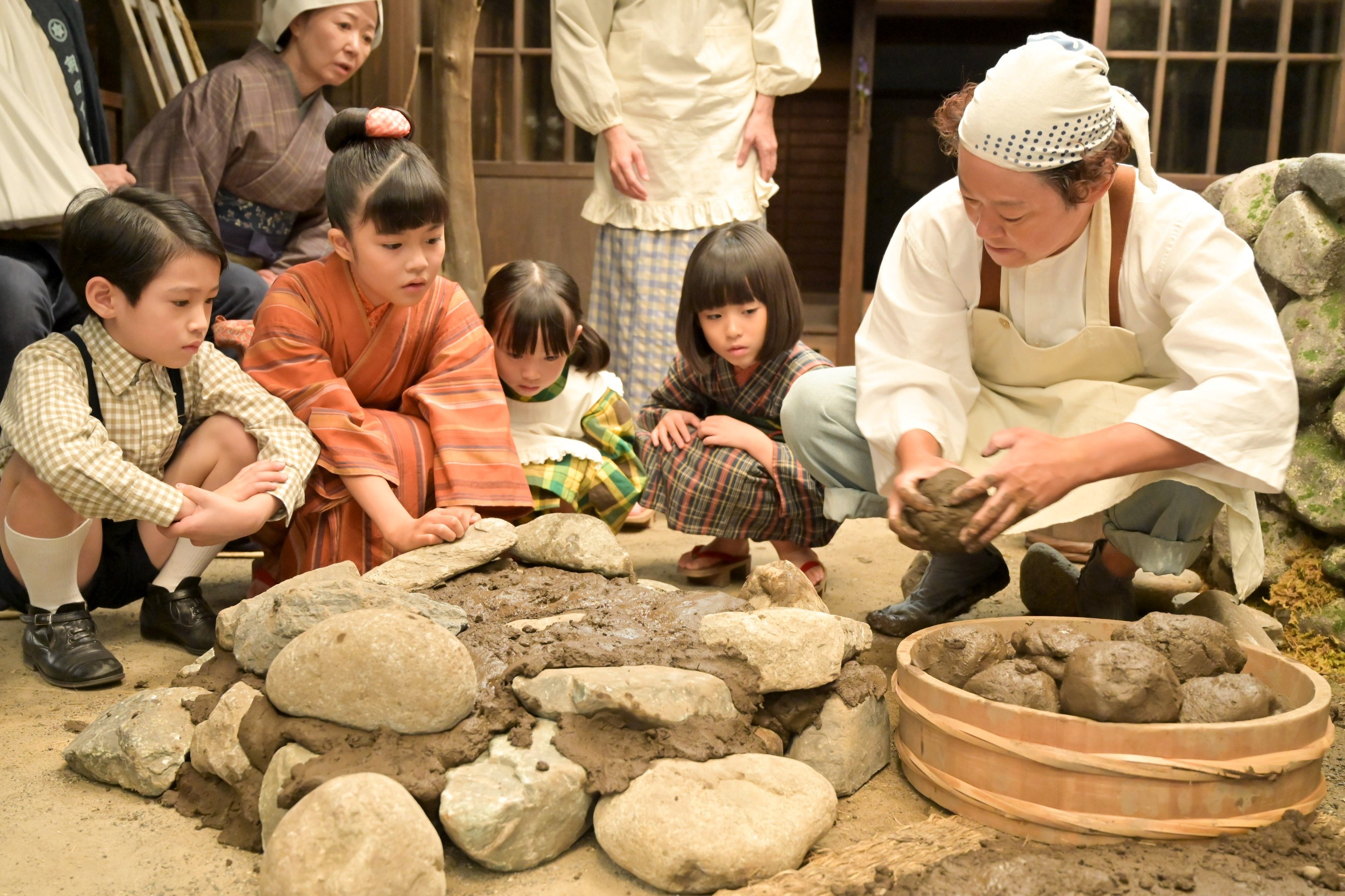 あんぱんもらった喜びを「瞳の動きで表現する少年」、ジブリ超えの魔法に朝から胸キュン【あんぱん第8回レビュー】