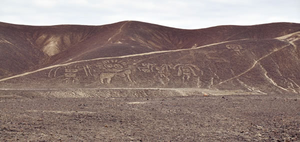 ペルー ナスカ熱砂が渦巻く大地に人型の不思議な地上絵を発見 今 こんな旅がしてみたい ダイヤモンド オンライン ペルー ナスカ熱砂が渦巻く大地に人型の不思議な地上絵を発見 今 こんな旅がしてみたい ダイヤモンド オンライン