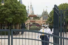 上海に燻る封鎖懸念、ディズニーランド再開いつ