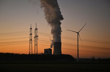 気候変動の経済損失を予測した研究撤回、中銀も引用