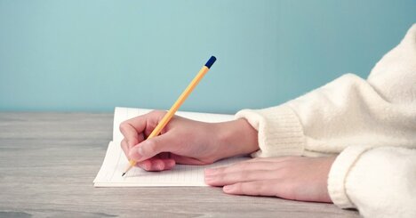 【中学受験のプロが指南】子どもの「書くスピードが遅い」問題はどうすればいい？