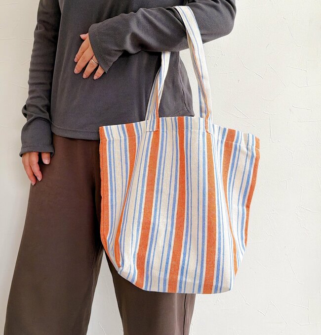 まとめ買いして大正解…！セリアの「めちゃかわトートバッグ」ありそうでなかったデザインに感動した！《購入レビュー》