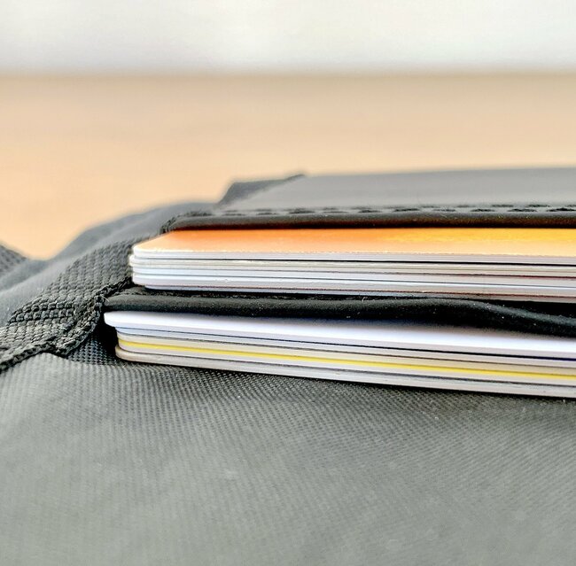 もう普通の財布に戻れないかも…！ダイソーの“お札もカードも入るミニ財布”ガバッと開いて使いやすい！《購入レビュー》