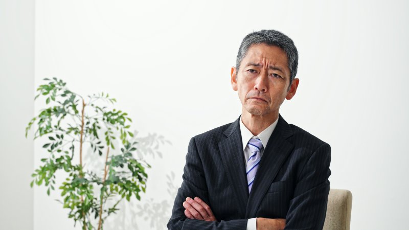 「不機嫌おじさん」が組織の生産性を下げるメカニズム