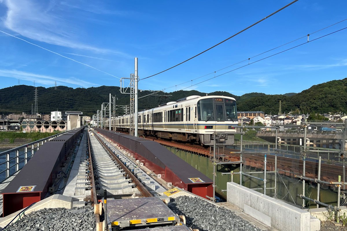 写真:宇治川橋梁の工事の様子