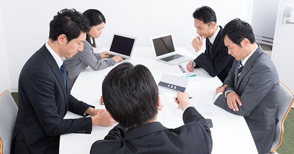 ムダな会議による企業の損失は15億円!調査でわかったダラダラ仕事の元凶