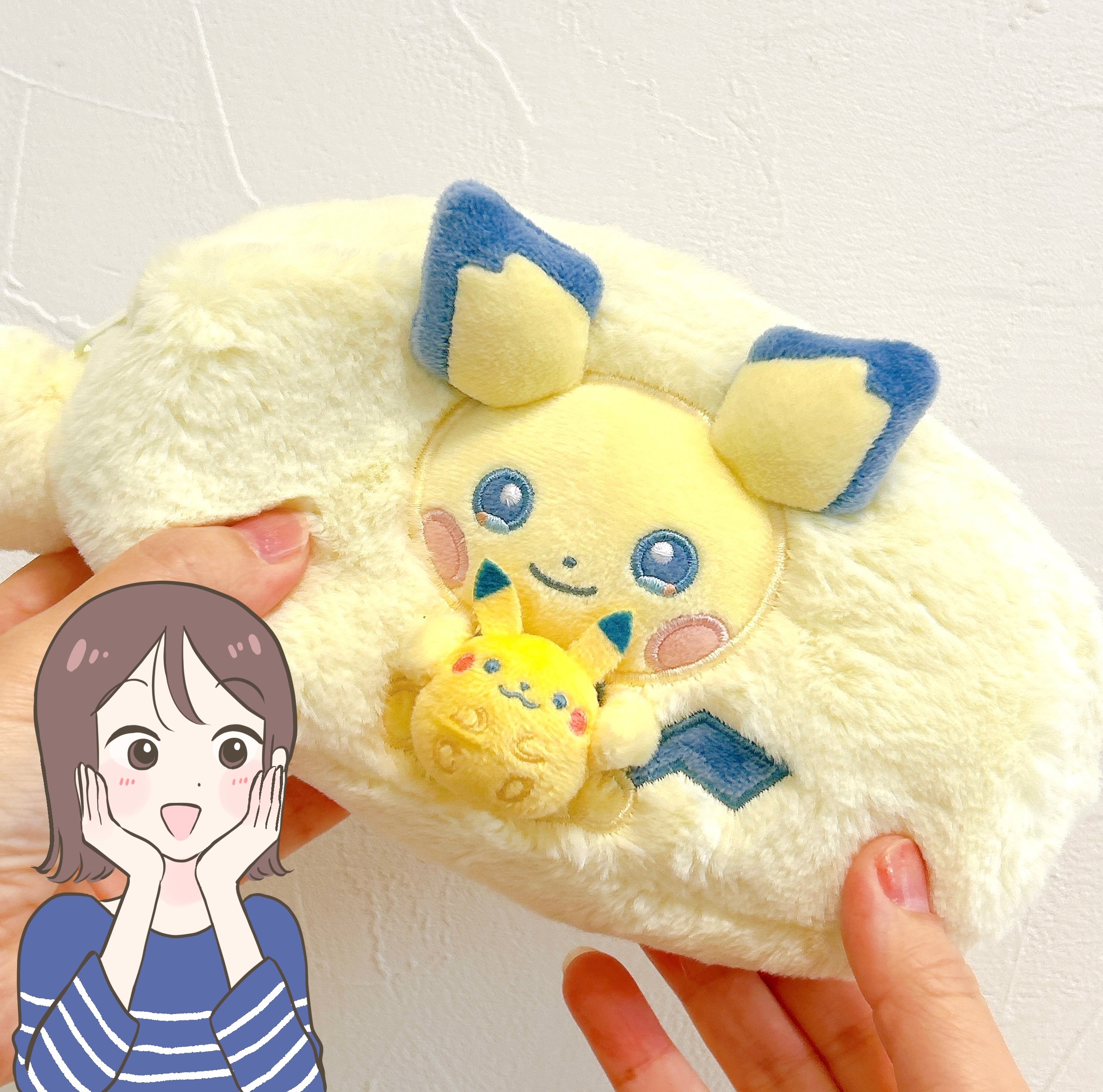 かわいすぎて即買いした…！ポケモンセンターの「新作ふわふわポーチ」ぬいぐるみを抱っこしてるポケモンがたまらないんです！