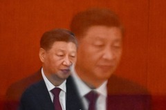 中国の著名エコノミストが失踪、習氏の政策批判か