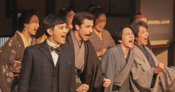 台本になかった「板垣李光人の涙」ふと顔を上げると北川景子も…2人で流した“親子の呪縛”撮影秘話〈ばけばけ第70回〉