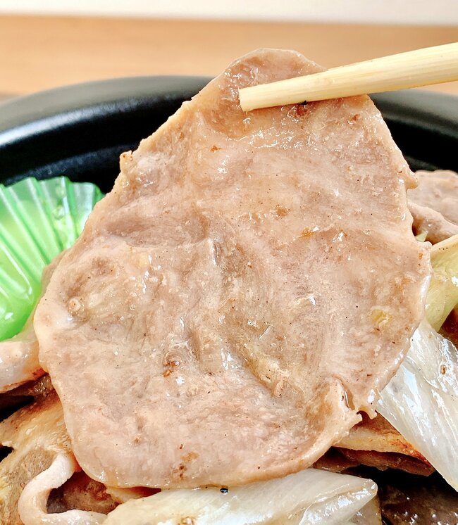 いくらなんでも盛りすぎだよ…！ほっともっとの“よくばりメニュー”お肉2倍盛りのインパクトがすごすぎる！「うますぎる」「リピ確」「神とさせていただきます」
