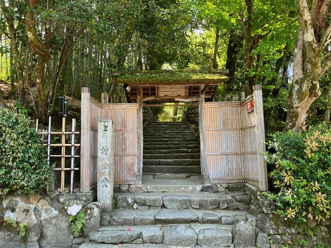 詩仙堂丈山寺(左京区)の門には「小有洞(しょうゆうどう)」の名がある