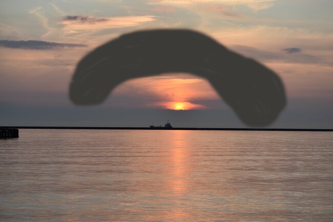 【眼科医が警告】40代から要注意な〈見え方〉の異変「夕方になると見えにくい」「明るいところがまぶしい」…他には？