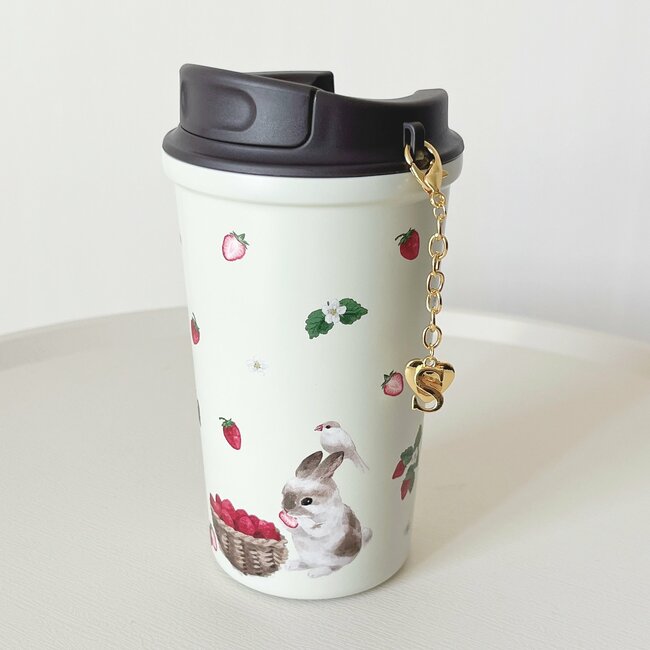 「とにかく可愛いのひとことです！」「一目惚れで購入しました」アフタヌーンティーの“絵本みたいなタンブラー”ふわふわのウサギがかわいすぎる！「視界に入る度にテンションが上がります」