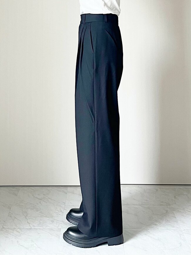 「気に入りすぎて3色購入」GUの“着回しワイドパンツ”脚のラインをまるっとカバーしてくれる！「着痩せします！」「はき心地がとてもいい」