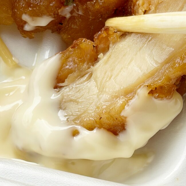 「人と会う前に食べたらいかんやつ」ファミマの“強烈にんにく弁当”ギルティ感がすごいんです！「パワーがみなぎった～」「良い組み合わせ」