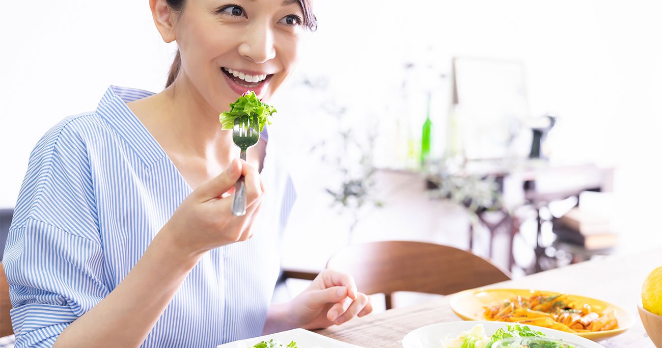 サラダ 食べる