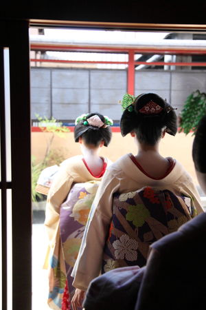 京都祇園に学ぶ「あいさつ」