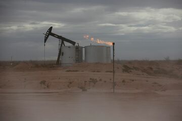 エネルギー株、大統領令の「危険と利益」