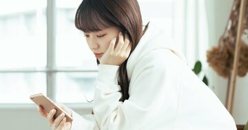 SNSを見るたび落ち込む人が「今すぐやめるべき習慣」