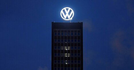 独高級車メーカーが苦戦、時代の変化に追いつけず