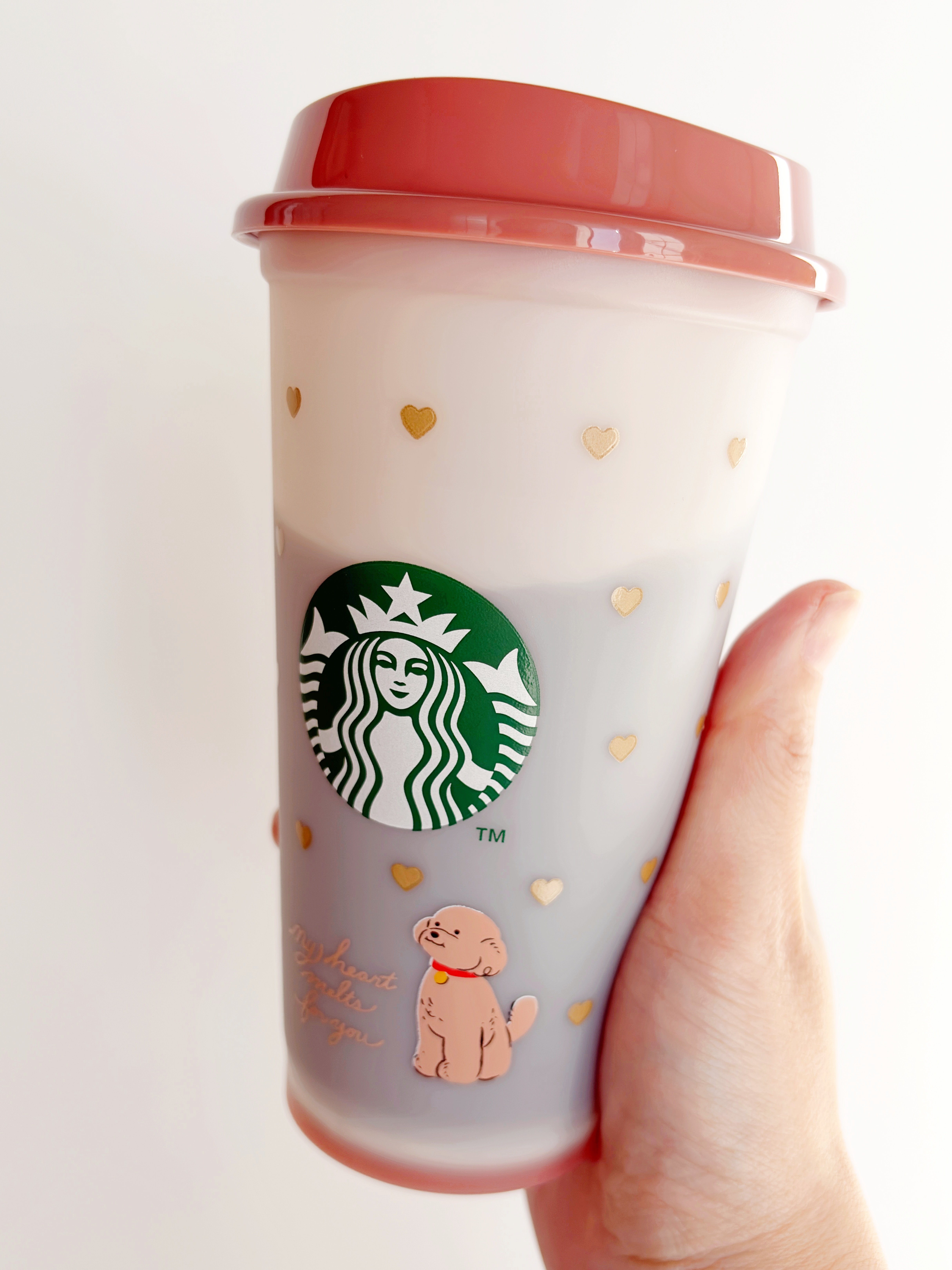 「一瞬で売り切れるよね」スターバックスの“バレンタイン限定カップ”めちゃくちゃ可愛くてビックリした！「まじでギリギリで買えた」「ラスイチ（店頭見本品）だった…！」