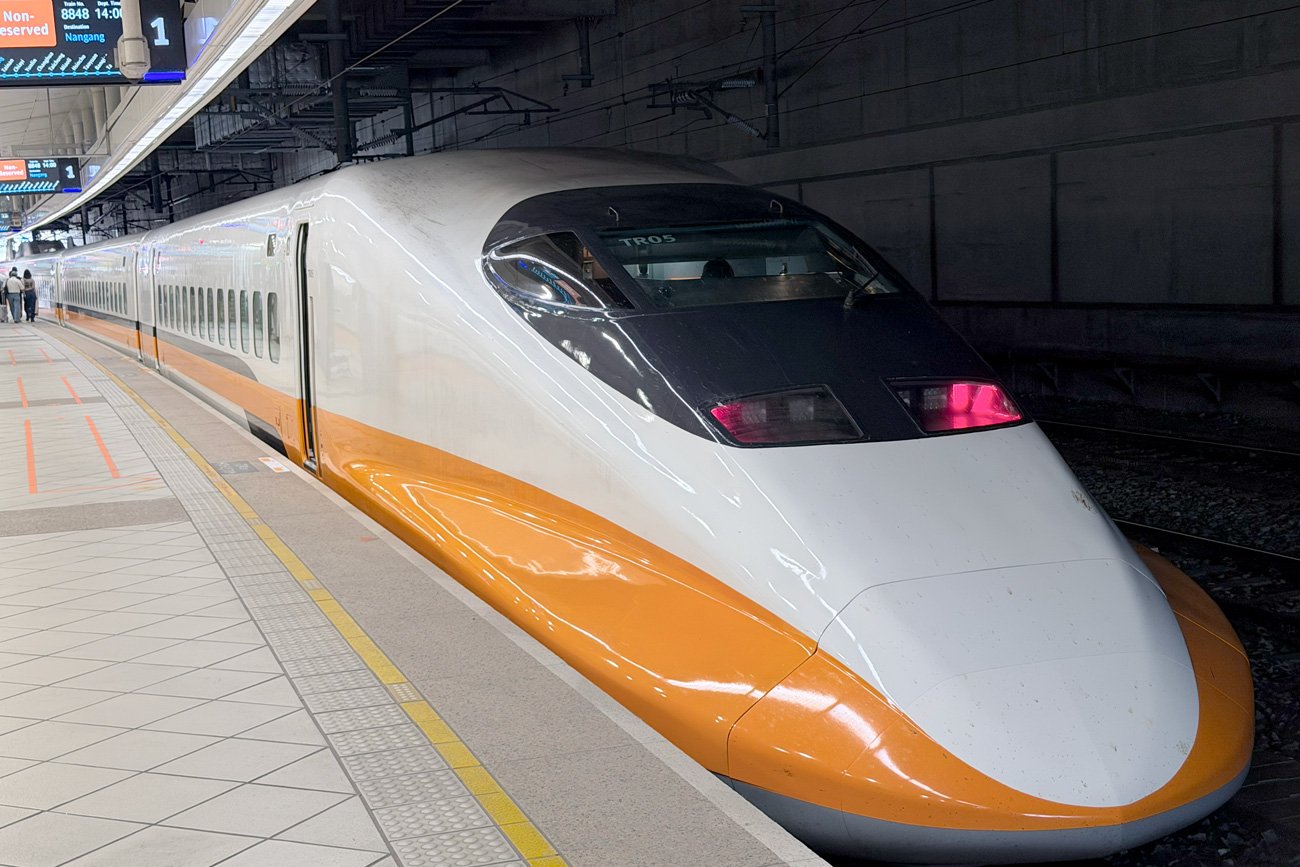 日本の700系新幹線をベースに開発された台湾新幹線の「700T」