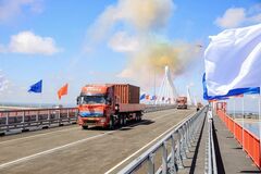 中ロ関係ほころびの兆し、国境都市で鮮明