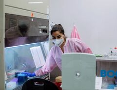 コロナ抗体検査、回復患者の血液　一大ビジネスに