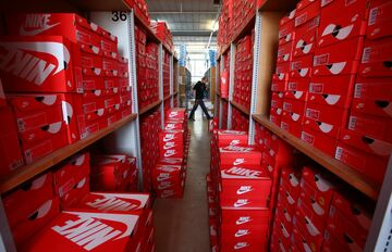 ナイキ、アマゾンでの直接販売を中止へ