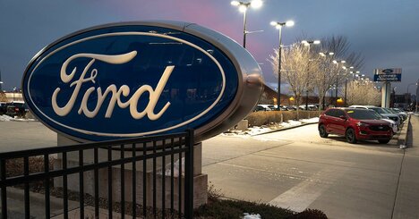 ガソリン車回帰の米自動車メーカー、中国EVに勝てるか