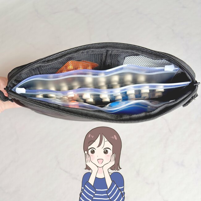 お薬手帳と薬120錠が入った…！3COINSの「ポケットたくさんポーチ」通院グッズ入れにちょうどいい！《購入レビュー》