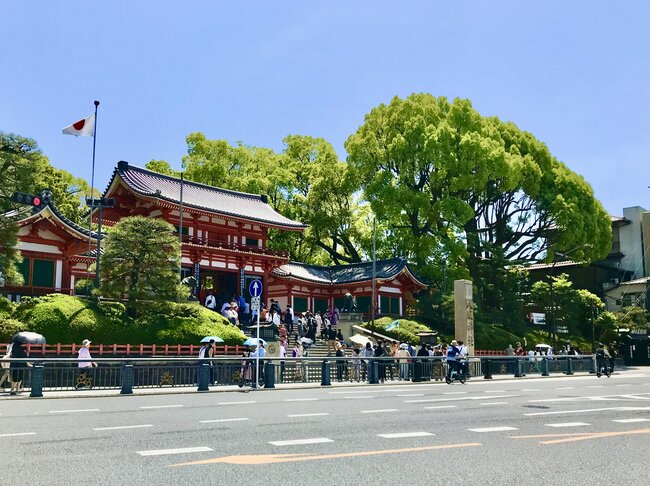 西楼門前
