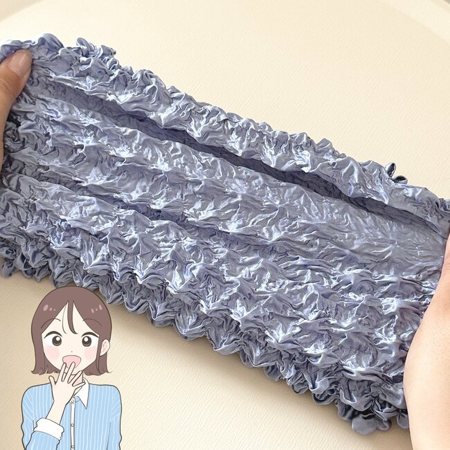 「荷物が入る入る」ダイソー姉妹店の“ビヨーンと伸びるエコバッグ”小さいのに想像以上に入る!「めちゃめちゃ便利」「無造作にカバンに入れられて楽」