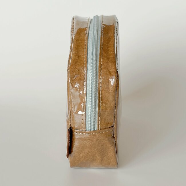 見つけた瞬間、迷わず購入！コメダ珈琲の“お店みたいなポーチ”かわいすぎて年中持ち歩きたい！「一目惚れで買った」「内側が店内柄」