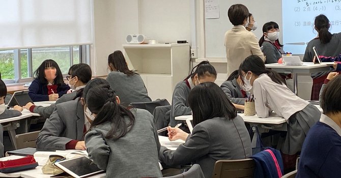 北鎌倉女子学園の生徒たち