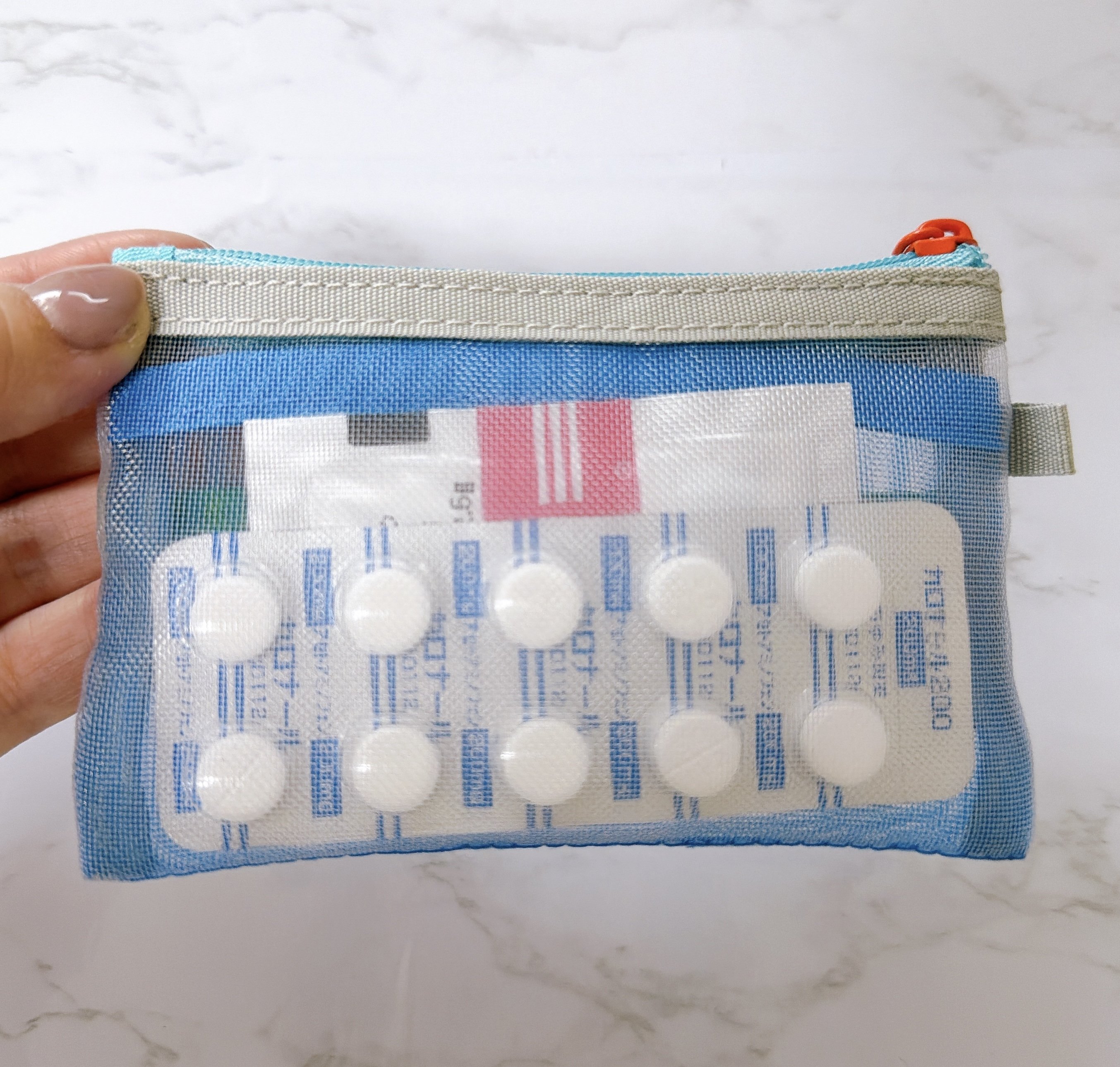 ミニ財布にちょうどいい…！ファミマの“天才ポーチ”カードや常備薬がすっぽり入った！「えっ、超かわいい」「何個でも買ってまう」「絶対に使いやすい！」