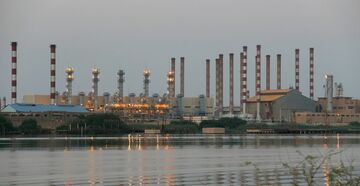 中国、イラン産原油の輸入拡大　米政権に試練