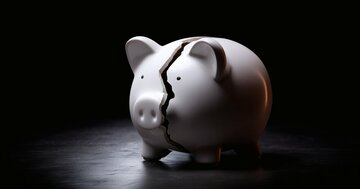 【今すぐやめて】貯金ゼロの人が絶対やってはいけないこと