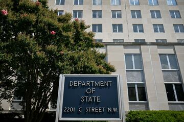 米国務省、移民ビザの審査手続き停止