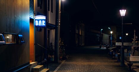 「日本のベニス」の夜を彩る本格派バー　新湊内川の魅力を外に伝える拠点に