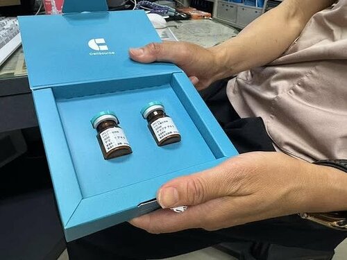 こちらがそのありがたい完成品。血小板由来成長因子濃縮液をフリーズドライしたもので、もともとは私の血です