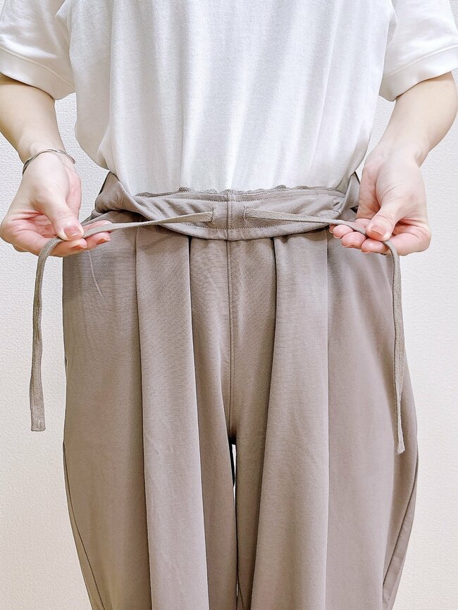 【無印良品】「猛暑日でもサラサラ」2990円の“楽ちんワイドパンツ”毎日はきたくなる心地良さ!「想像以上の快適さ」「シルエットもカッコよい」《購入レビュー》