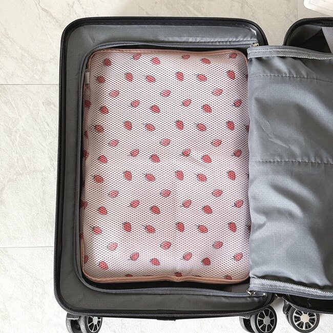 長袖トップスが11着も入った！スリーピーの「圧縮できる洗濯ネット」が旅行の荷造りで大活躍！