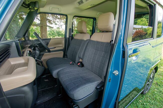 三菱デリカミニTプレミアム4WDデリマルパッケージ前席