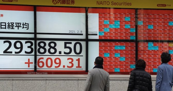 写真:株価ボード