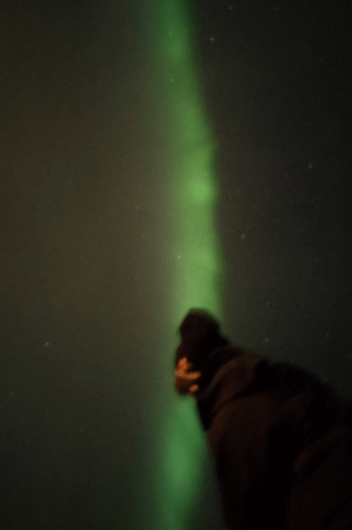 結局、2回目のオーロラツアーに参加。やはり目視では“飛行機雲”にしか見えなかったが、写真はキレイに撮れた