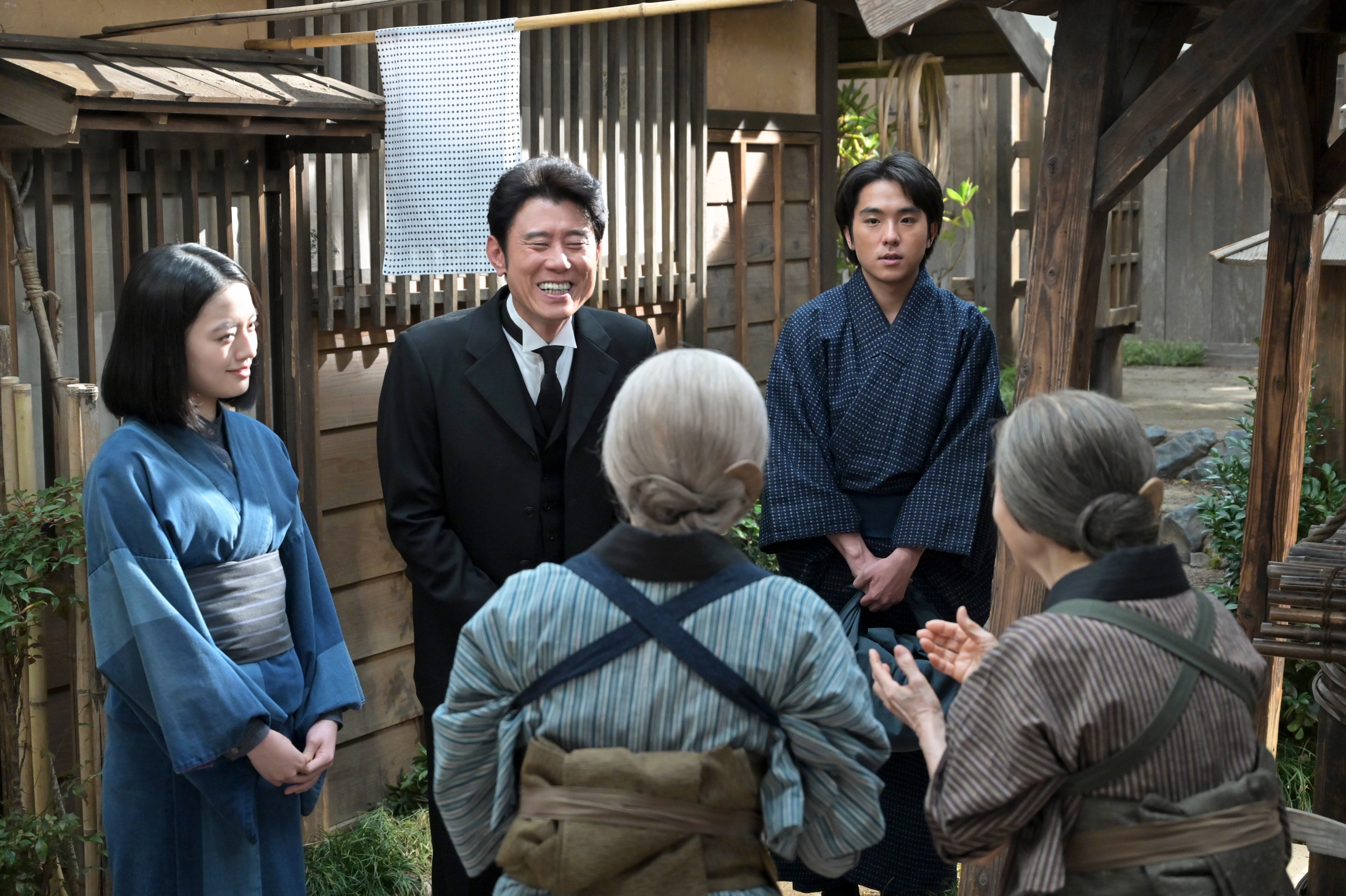 「毎日、誰かが死ぬ」極限状態→母役・水野美紀が伝えた「力の源」に共感しかない…〈風、薫る第48回〉
