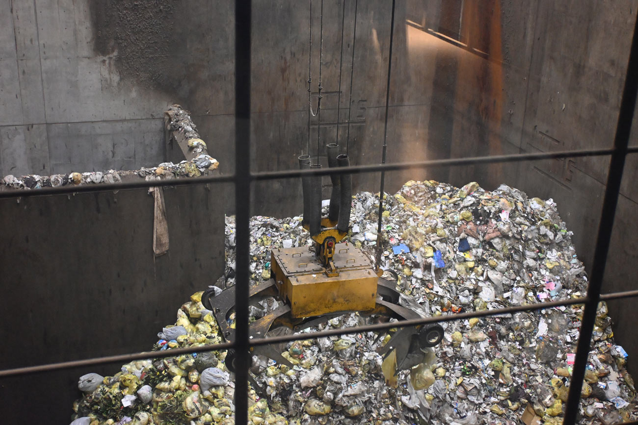 「人が減らされる」「仕事が大変になる」ネガティブな声が一変、ごみ処理場のAIクレーンが現場に受け入れられたワケ