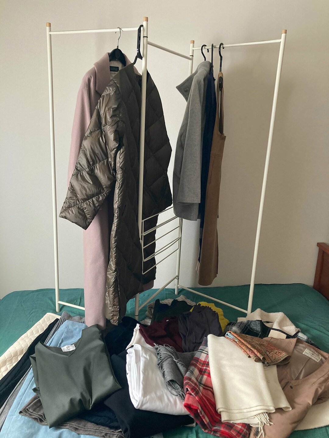 洋服を33着まで減らしてみてわかった<br />「似合う」より大切な2つのこと