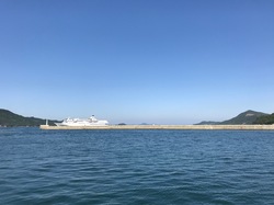 都民クルーズでは豪華客船で優雅な船旅が楽しめる。